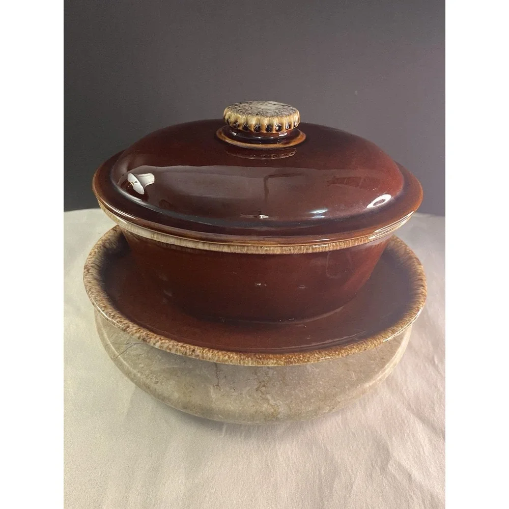 1960's Hull Pottery Oven Use Brown Drip Glaze Covered Casserole Dish W/12